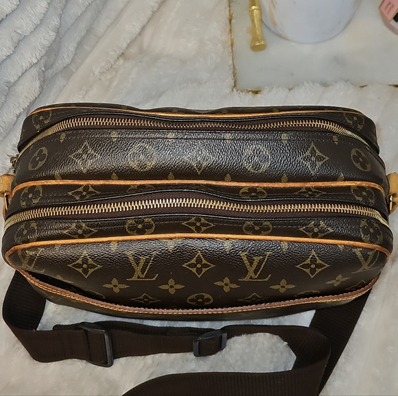 🔥Great Condition 🔥Authentic Louis Vuitton Reporter Crossbody - Picture 9 of 17